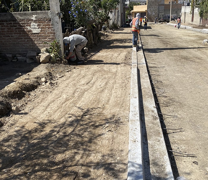 Construccion y rehabilitacion de banquetas