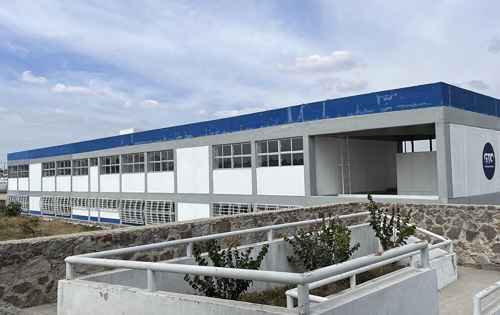 Rehabilitación de la escuela secundaria Julian de Obregón