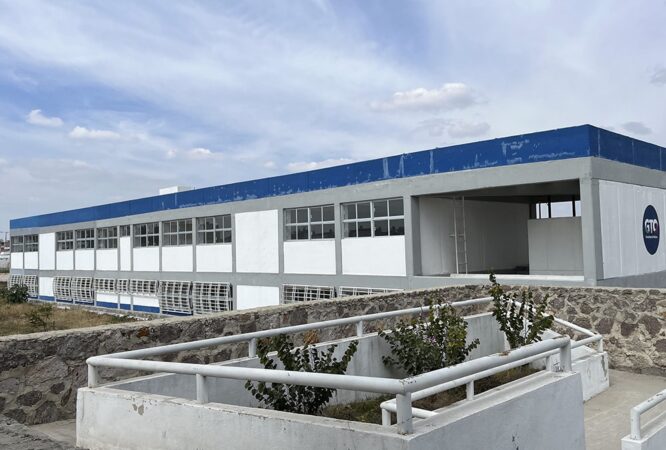 Rehabilitación de la escuela secundaria Julian de Obregón